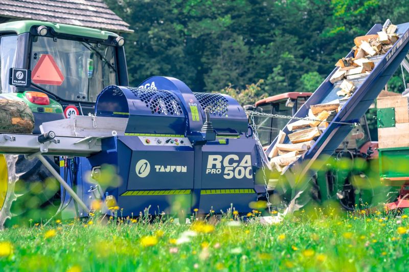 Механизированная заготовка дров с дровоколами Tajfun Механизированная заготовка дров с дровоколами Tajfun