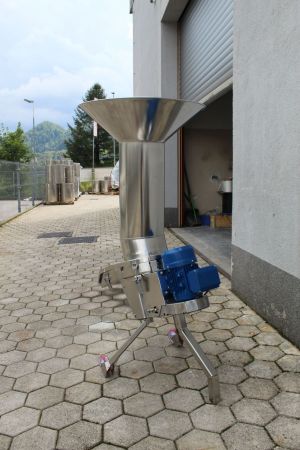 Измельчитель фруктов LANCMAN MI2100 Измельчитель фруктов LANCMAN MI2100